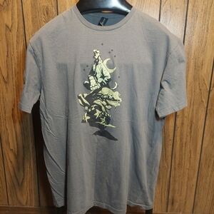 Hellboy Mike Mignola T-Shirt Drawing Monsters Large Gray